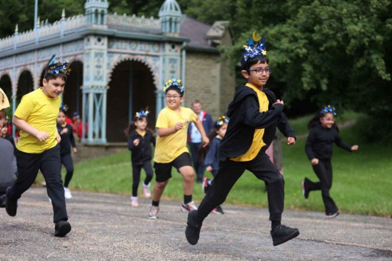 Children running in park. Source - https://saddind.co.uk/kids-overrun-park-for-hospice/